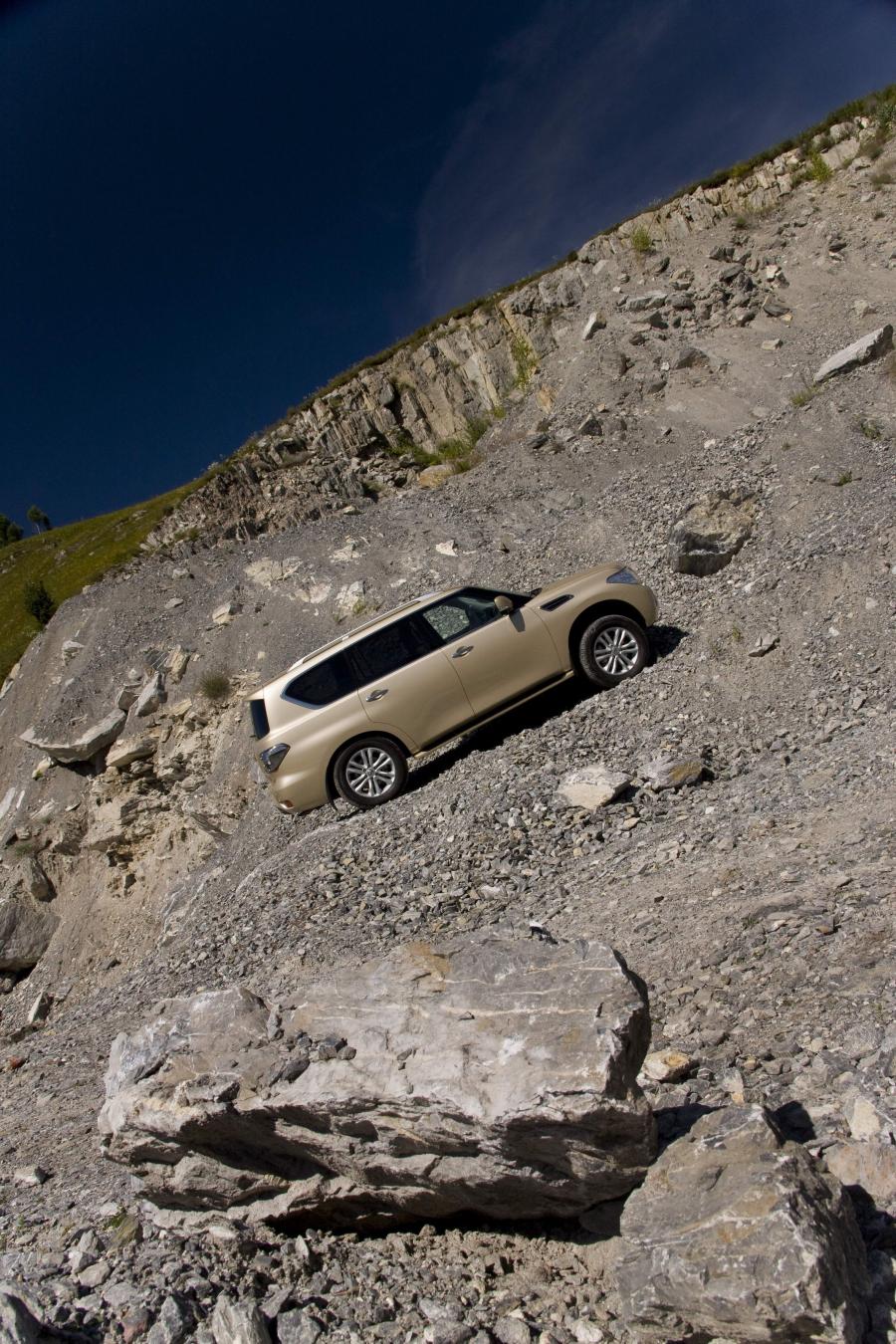  Nissan Patrol 2010 года  (фото 36 из 118)
